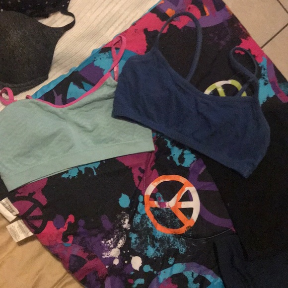 Sports bras bundle - Picture 3 of 4